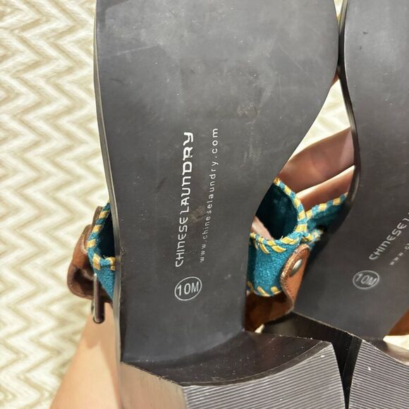 Chinese Laundry “Golden” Stacked Heel Sandals - Picture 10 of 12